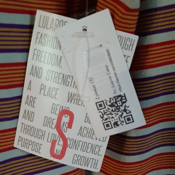 NWT LuLaRoe Lynnae-S with Stripes and Long Sleeves - Picture 12 of 14